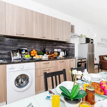 Apartment Summer Breeze With Panoramic Terrace - By Getawaysmalta Mellieha