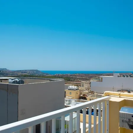 Lägenhet Summer Breeze With Panoramic Terrace - By Getawaysmalta