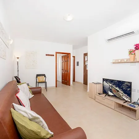 Summer Breeze With Panoramic Terrace - By Getawaysmalta