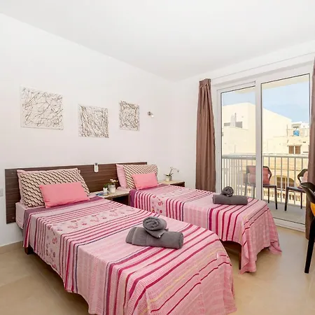 Summer Breeze With Panoramic Terrace - By Getawaysmalta المليحة