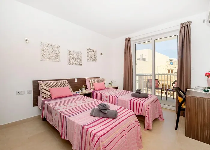 Summer Breeze With Panoramic Terrace - By Getawaysmalta Mellieħa