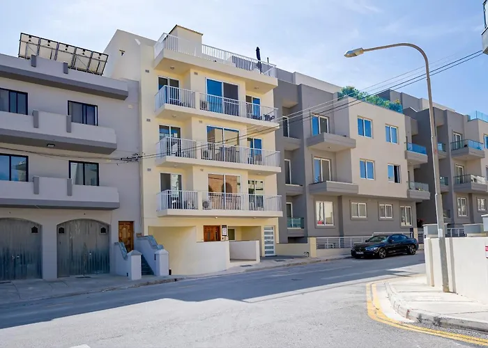 Summer Breeze With Panoramic Terrace - By Getawaysmalta Appartement Mellieħa